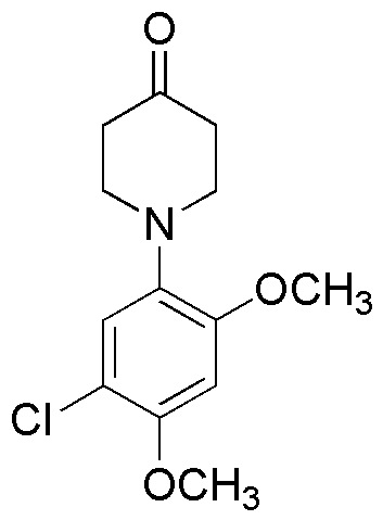 1-(5-chloro-2,4-diméthoxyphényl)-4-pipéridone